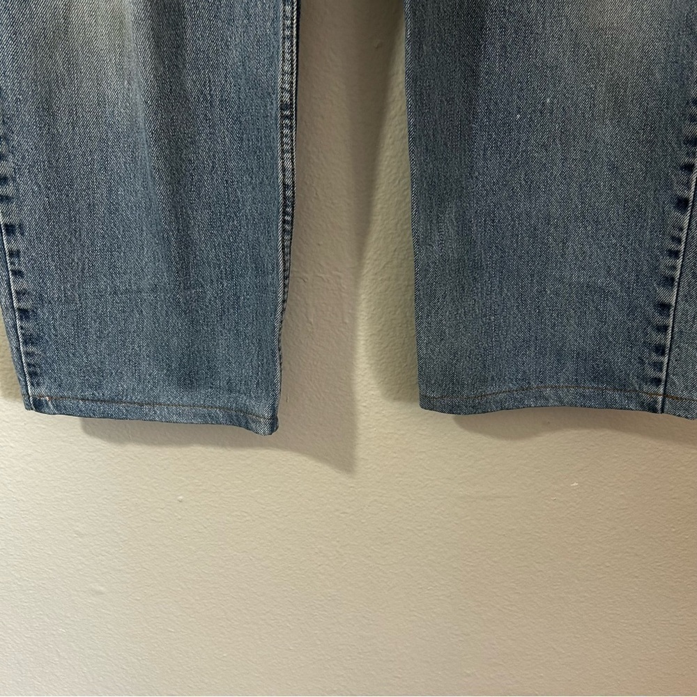 Levi’s 550 Straight Leg Size 36X27 100% Cotton Has Distressing Hem 27” Inseam - Picture 3 of 12